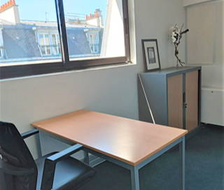 Bureau privé 8 m² 1 poste Location bureau Rue des Petits Hôtels Paris 75010 - photo 2